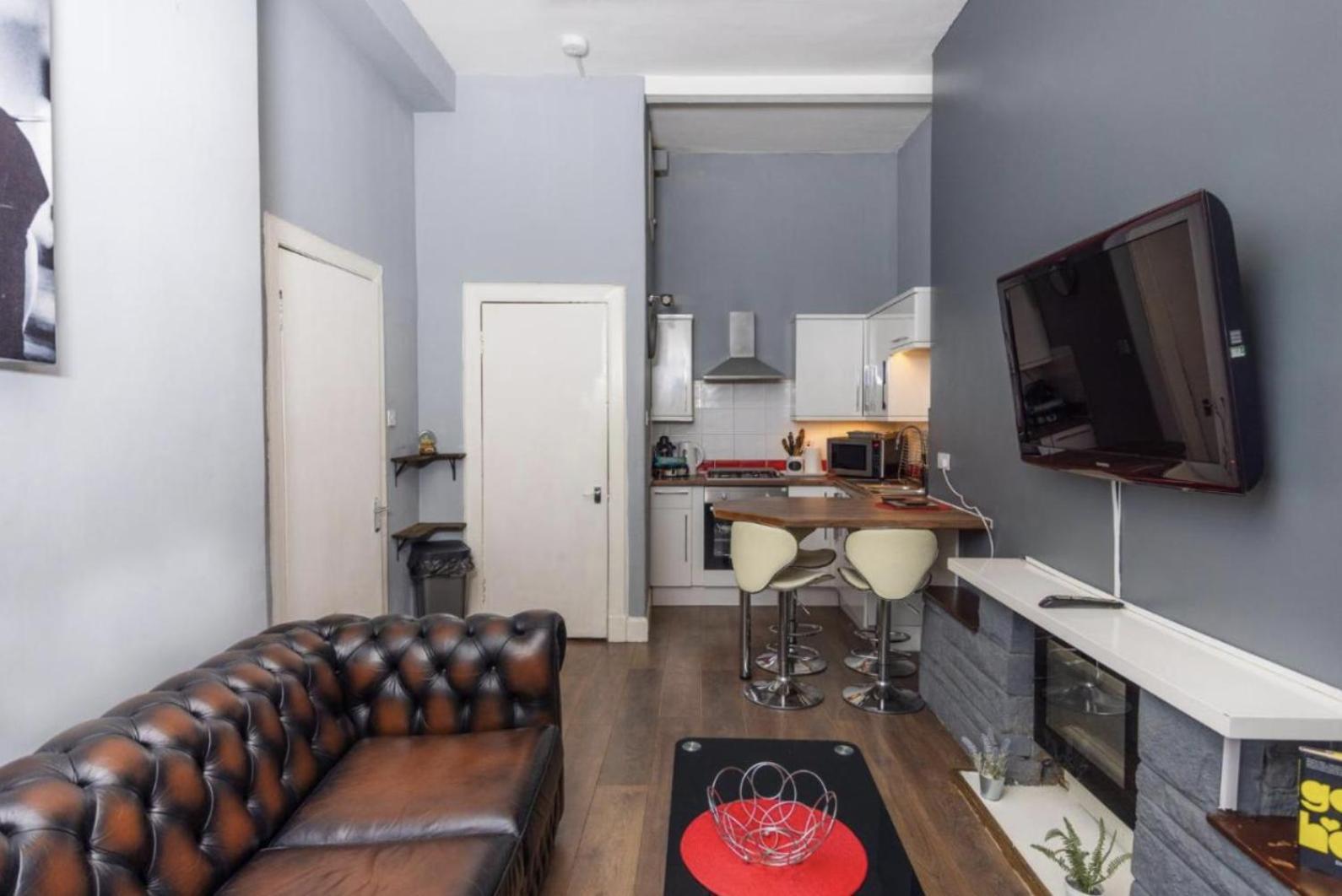 Warm Apartment By Holyrood Palace! 에든버러 외부 사진